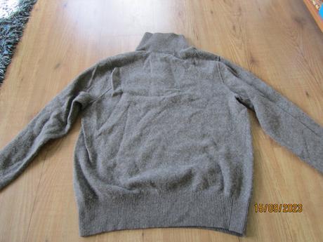 Sveter, s