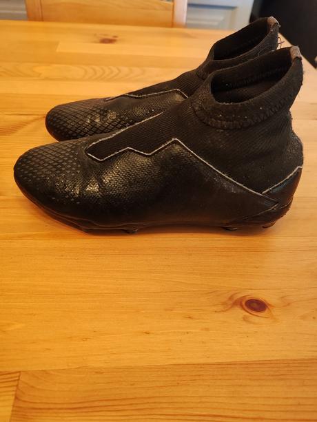 Kopačky predator, adidas,33