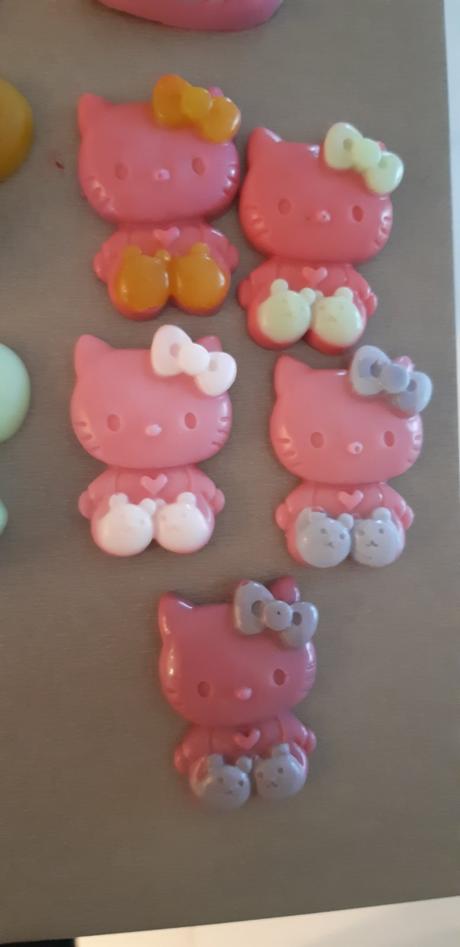 Mydielka kitty a morske chvostiky,