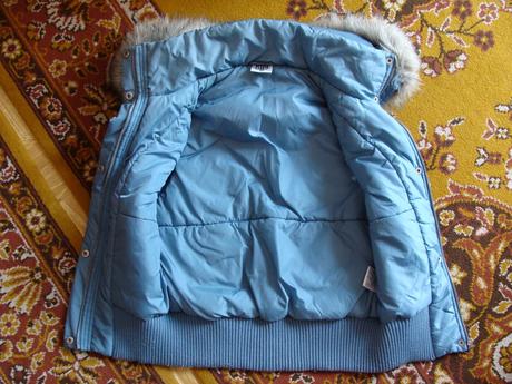 Teplá petrolejovo modrá vesta bay, bay,s