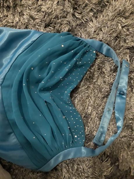 Tyrkysove saty s kamienkami, s