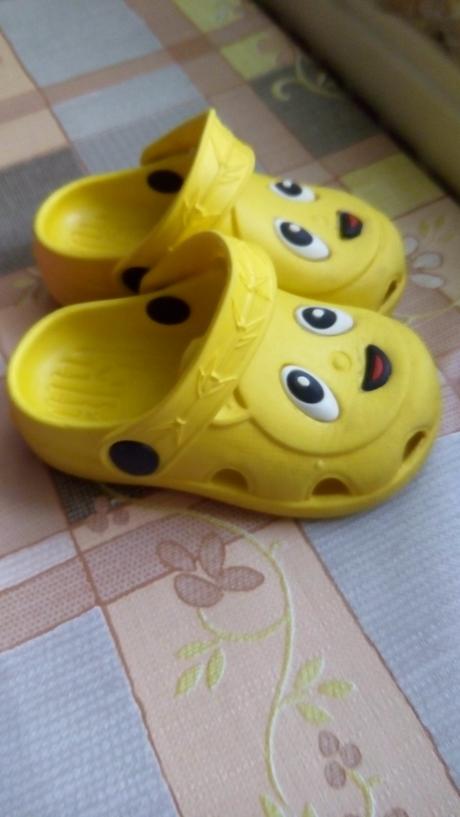 Crocs, 21