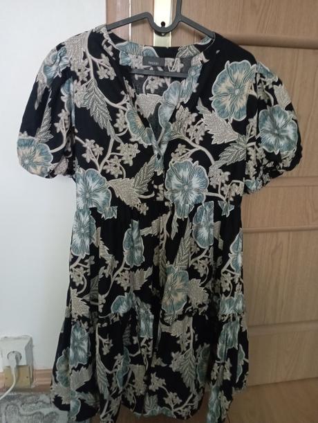 Zaujímavé vzorované šaty, c&a,m