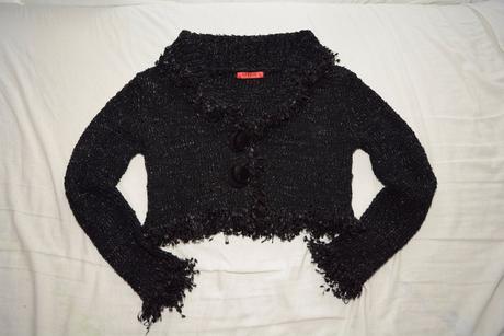 Krátky čierny svetrík, m