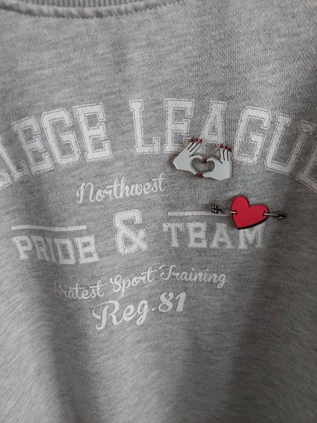 Mikinka, clockhouse,m