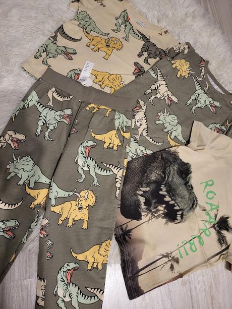 110/117 tricko lindex  s t-rexom, lindex,110 / 116