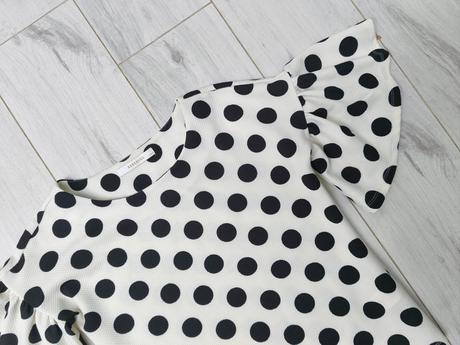 Guličkový top reserved, reserved,s