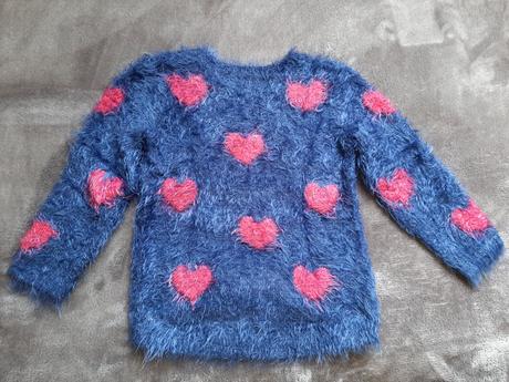Chlpatý svetrík so srdiečkami, 3-4 roky, matalan,104