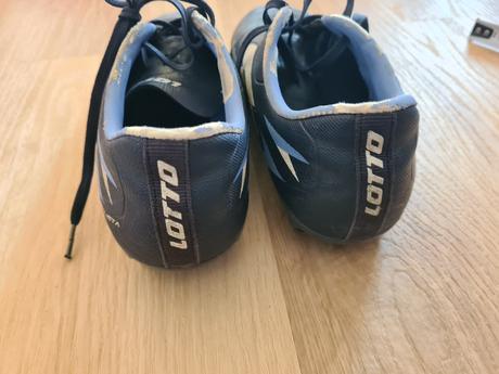 Kopacky na futbal, 34