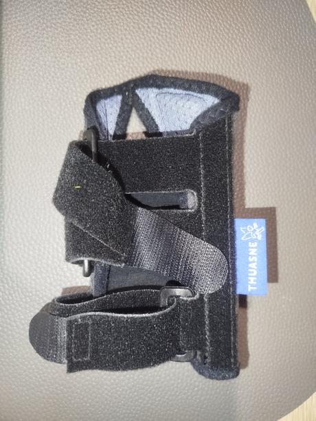 Ortopedická pomôcka na zápästie, 