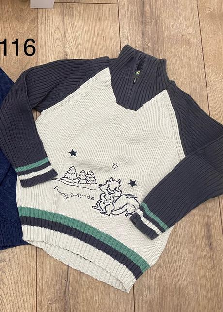 Mikiny a svetriky, 116
