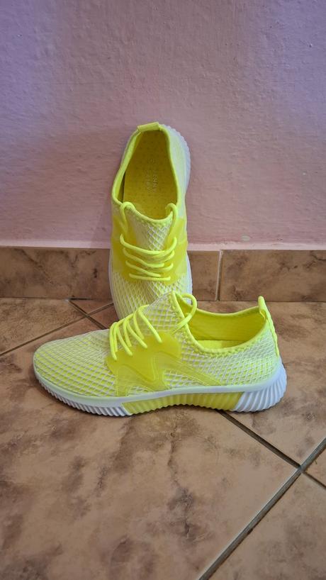 Zlte neonove tenisky, 40