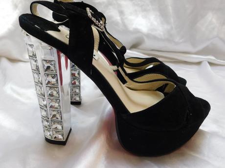 Luxusne velmi pekne sandale, 38
