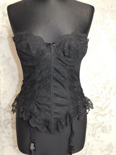 Kvalitny čipkovany korzetovy top, 70c