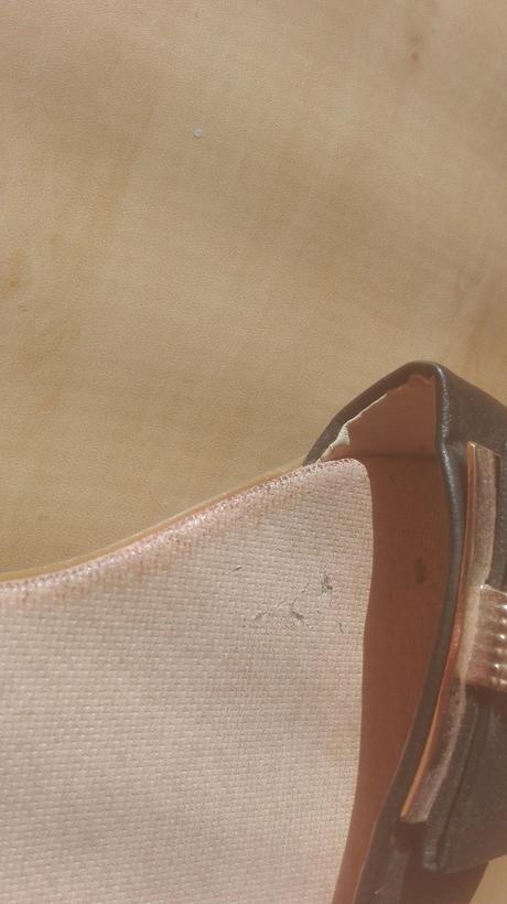 Slapky so zlatym zdobenim, 37