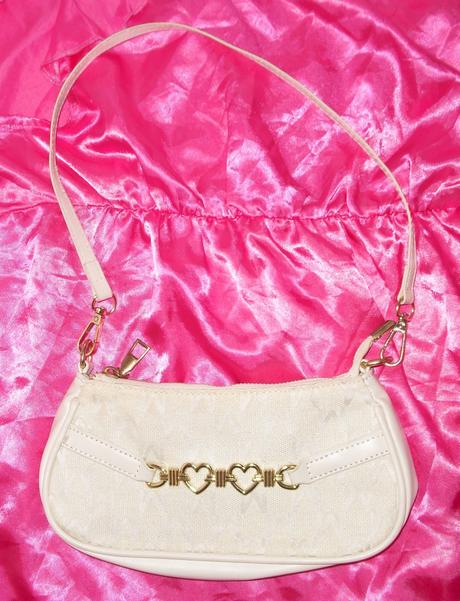 Romanticka kosielka setik, s