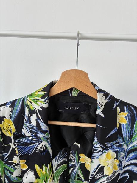Zara sako, zara,m