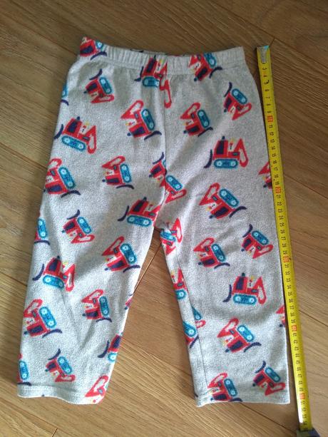 Tepláky 2-3 roky tenký flis, rebel,92