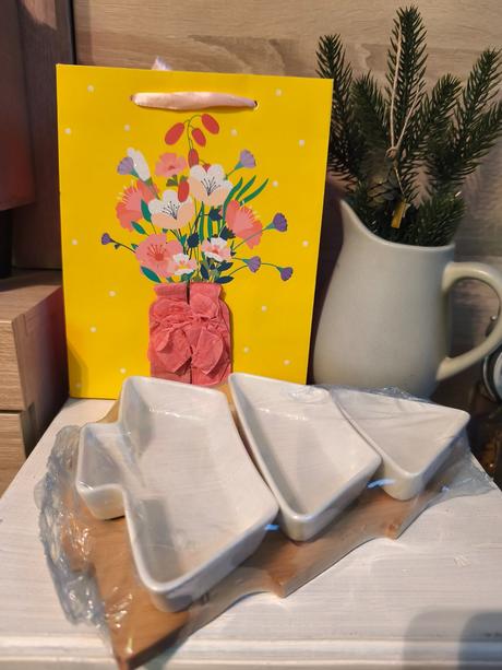 Misky na oriešky v tvare stromu,