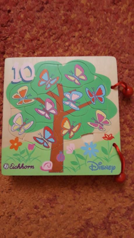 Drevena viazana puzzle kniha macko pu,