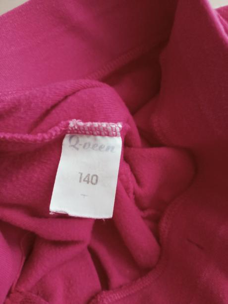 Outfit 1 (tepláky + 3x tričko),