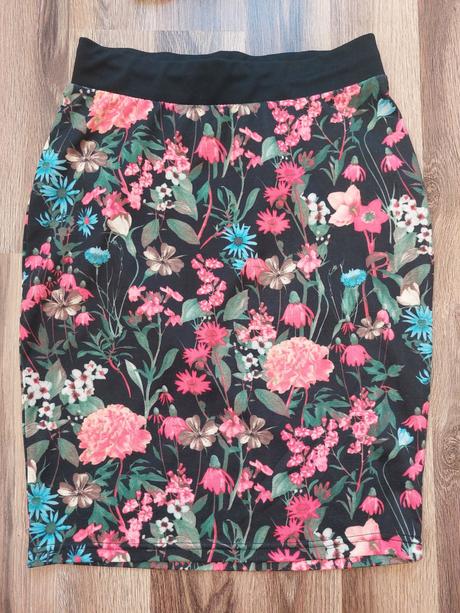 Kvietkovana elastická sukna, gate,s