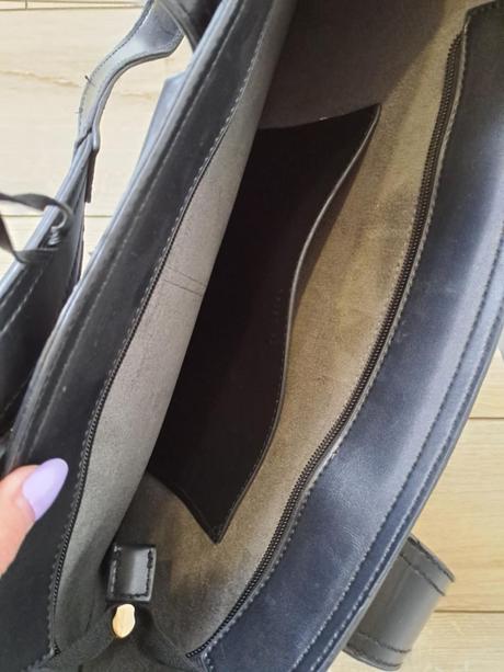 Dámska väčšia kabelka  , vo velmi dobrom stave, 