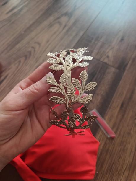 Čelenka s lístkami, kik