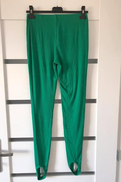 Štýlové vrúbkované legíny značky green apple,