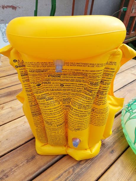 Vesta na plávanie + koleso,