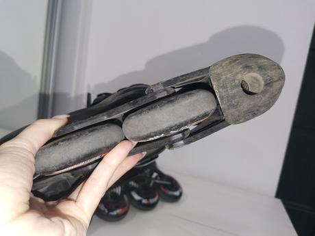 Kolieskové korčule, 27