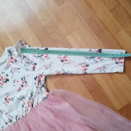 Šaty premerane, 122