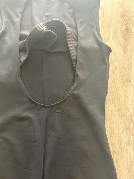 Skvelý overal značky oysho, pc 80 eur, m