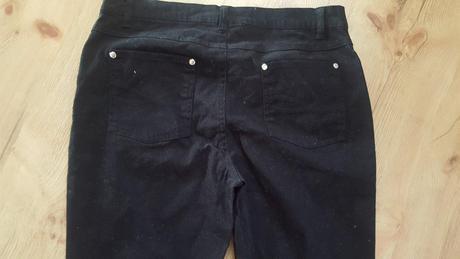 Čierne nohavice, 38