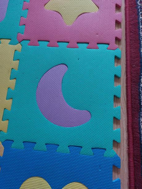 Penove puzzle 33x33 cm 42 ks,