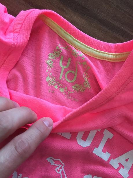 Kriklave s napisom hula-hula, young dimension,134