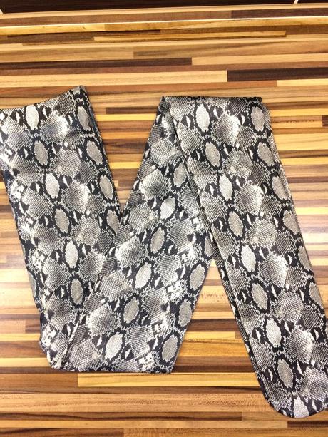 Pancuchy s hadim vzorom, h&m,s