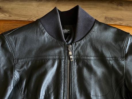 Kožená bunda motivi, s