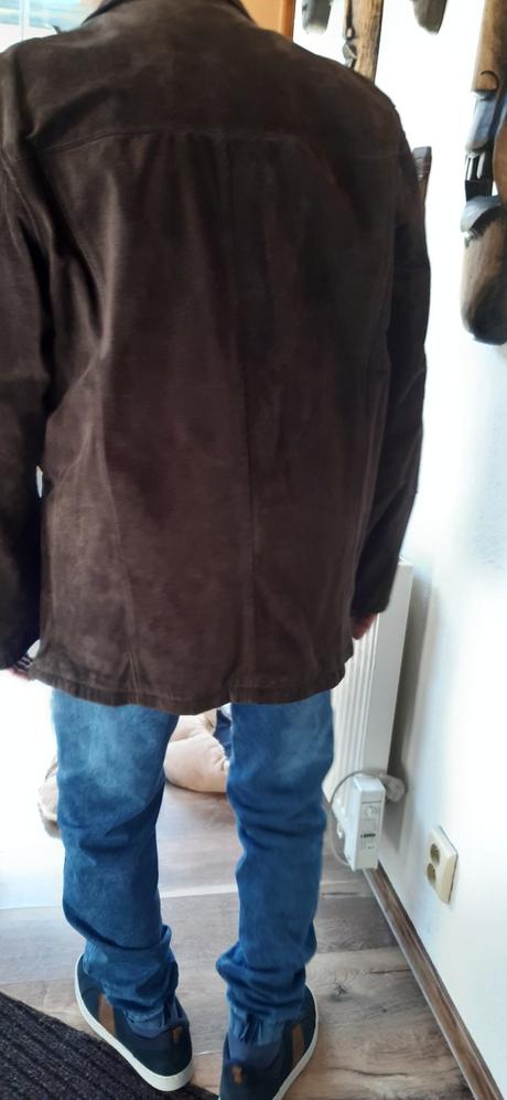 Kožené sako-kabát, 52