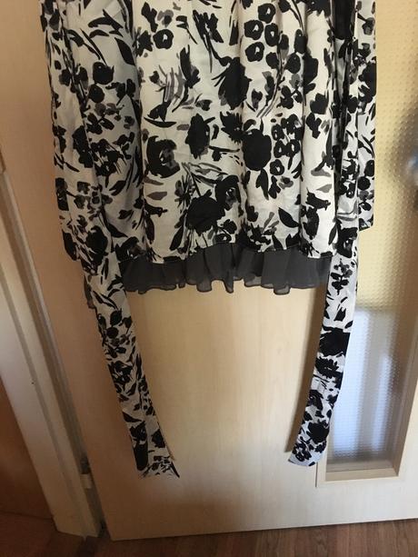 Spolocenske saty, 42