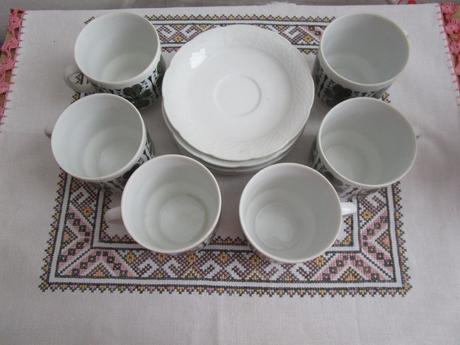 1952. šálky s podšálkou,