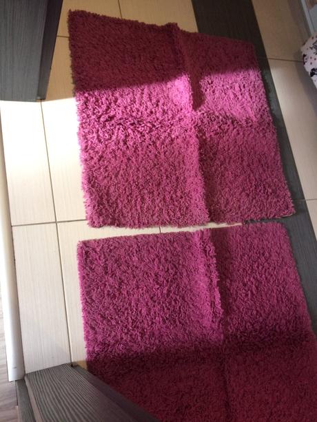 Koberec, vysoký vlas, cyklámenová, 80x80 cm, 10 eu, 