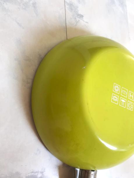 Keramická wok panvica,