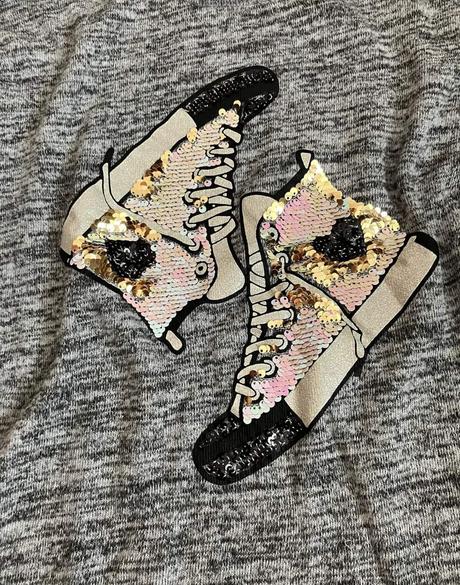 Tenký pulóver, 152