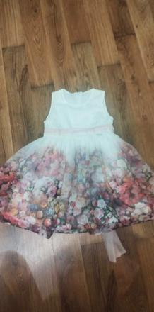 Slávnostné šaty, 104