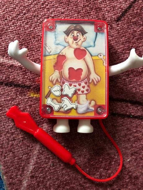 Malý látkový sloník z jarmoku a kinder,