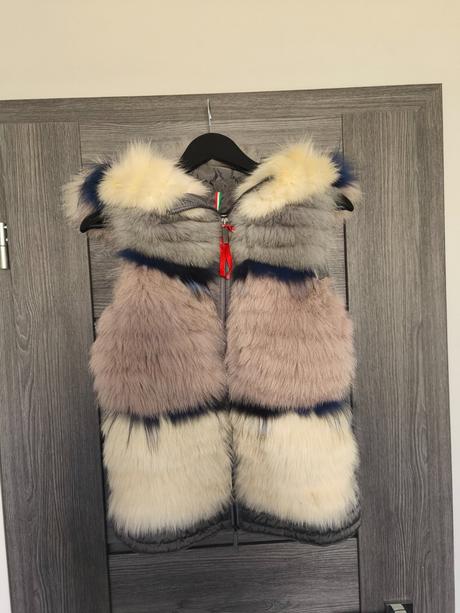 Vesta s pravou kozusinkou flo&clo, s