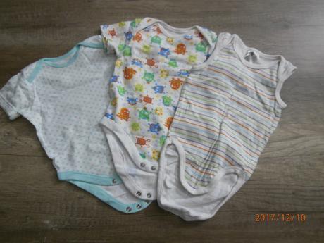 Body 3 kusy s krátkym r. na 6-9 mesiacov, f&f,74