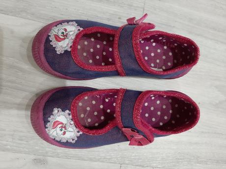Papucky, 27