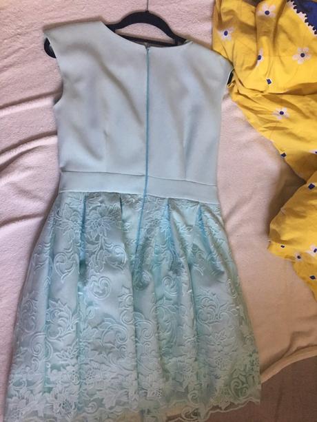 Mentolové šaty s čipkou č. 40-42, 42